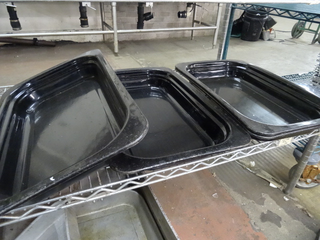 22 x 13 metal pans. Qty 4...