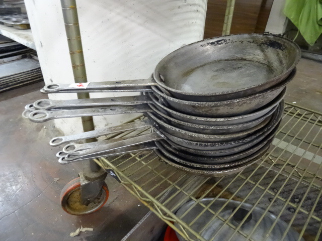 10 sautee pans...