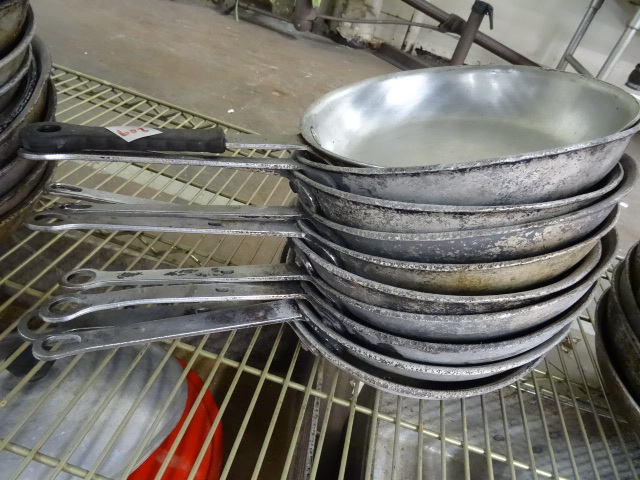 10 sautee pans...