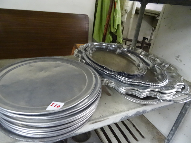 Misc pizza pans and trays...