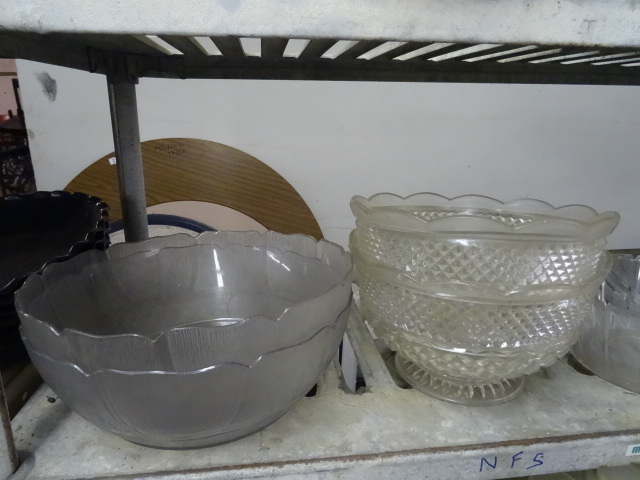 Misc plastic bowls...