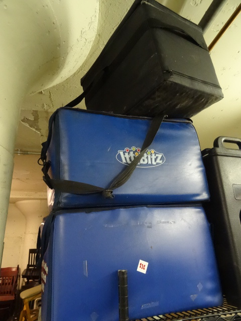 Insulated bags to keep food cold...