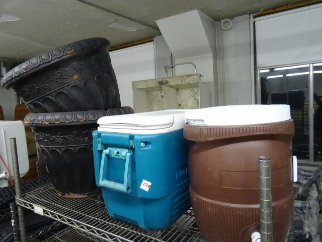 2 fiberglass flower pots. Igloo coo...