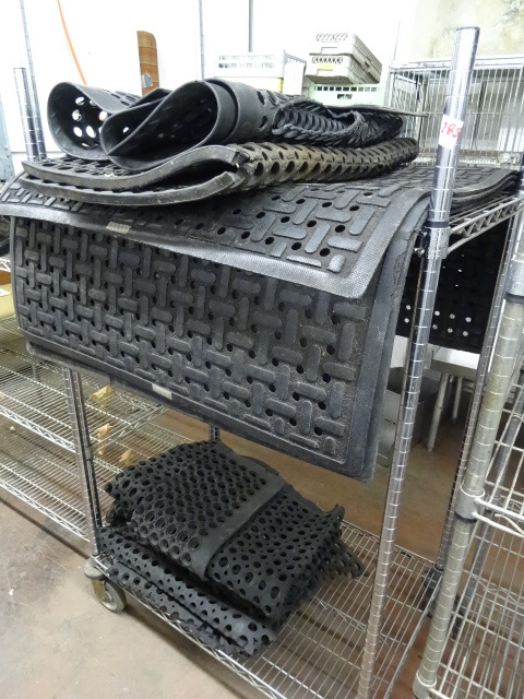 NSF wire rack with fatigue mats. 35...