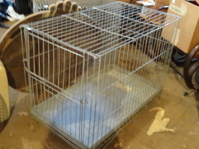 Fold Up Portable Kennel.  21 x 36 x 27