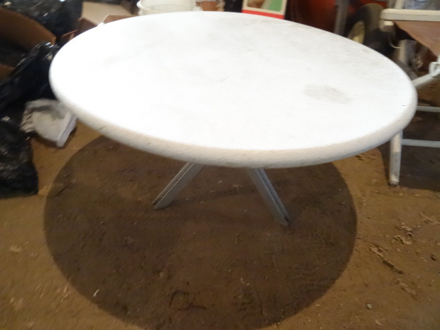 33 Aluminum Outdoor Patio Table