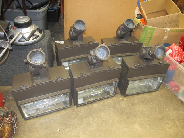 5 Working Cooper Commercial Parking Lot Lights
