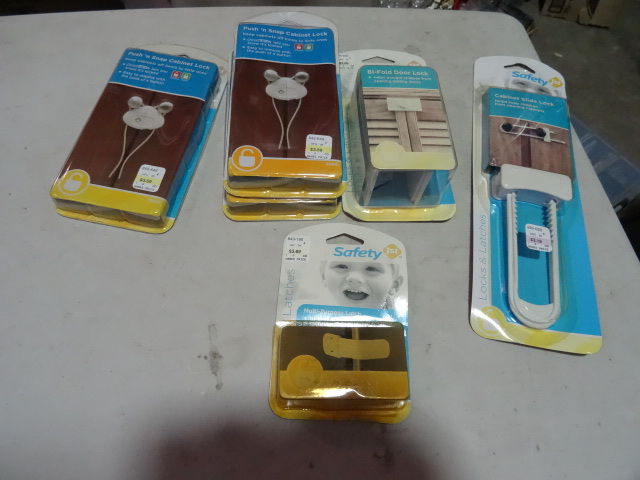 lot 239 image: NEW LOT Qty 6 Child Safety Latches