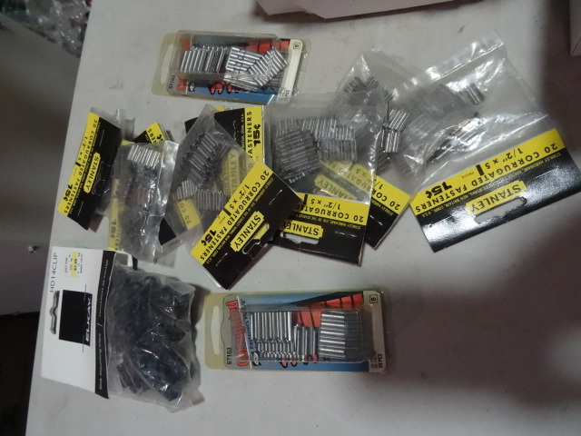 lot 252 image: NEW LOT Corrugated Fasteners