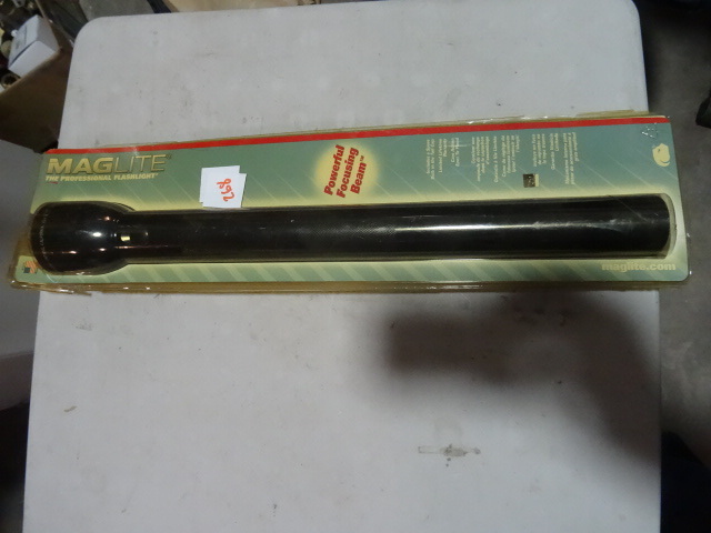 lot 268 image: NEW MagLite Flashlight. Aircraft Aluminum. Police Size. 5 D Cell Battery