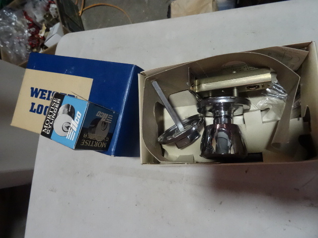 lot 277 image: NEW LOT Door Locksets 6x Weiser Chrome Locking Closet Handlesets, and 1 Mortise Lock Cylindar. Approx $120 retail.