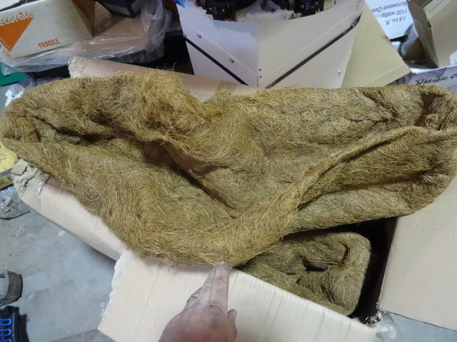lot 324 image: NEW ENTIRE CASE of Qty 30 Natural 36x9x9 in Coco Liner for Planters est retail $90