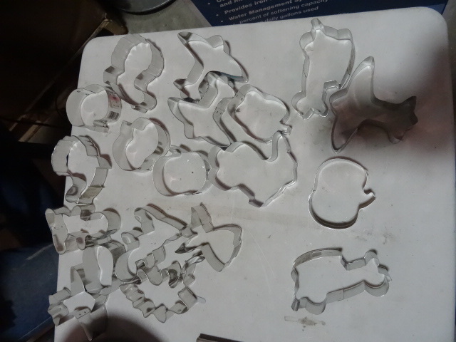 lot 327 image: NEW LOT Metal Cookie Cutters in Bucket. Bucket Included approx 20 pcs