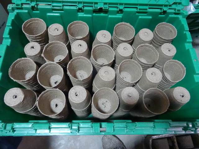 lot 336 image: NEW ENTIRE BIN of 4in Peat Starter Pots for Plants Approx 450 pots per bin. GREEN BIN NOT INCLUDED