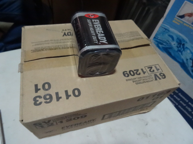lot 339 image: NEW Qty 8 Eveready 6 Volt Lantern Batteries PN 1209. Retail $36