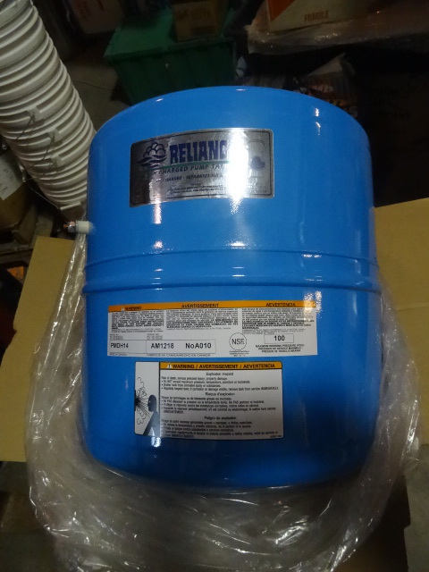 lot 340 image: NEW Reliance Sta-Charged Pump Tank. Model PMDH14 $145 retail