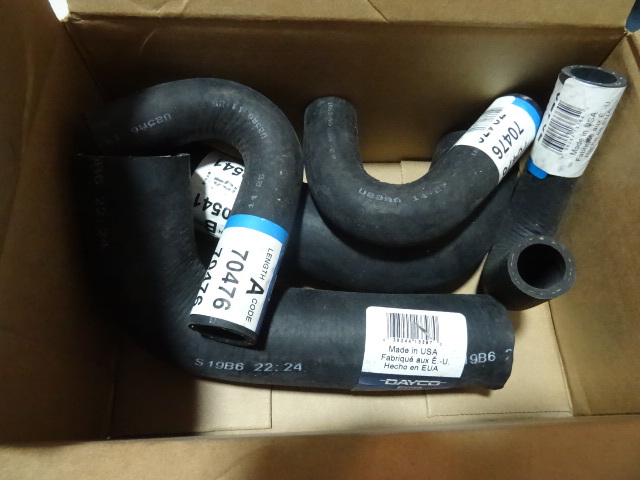 lot 21 image: NEW LOT PreMolded Automotive Hoses Various Sizes