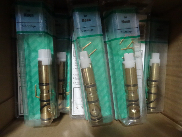 lot 22 image: NEW LOT QTY 9 Moen Faucet Cartridges 746-0012