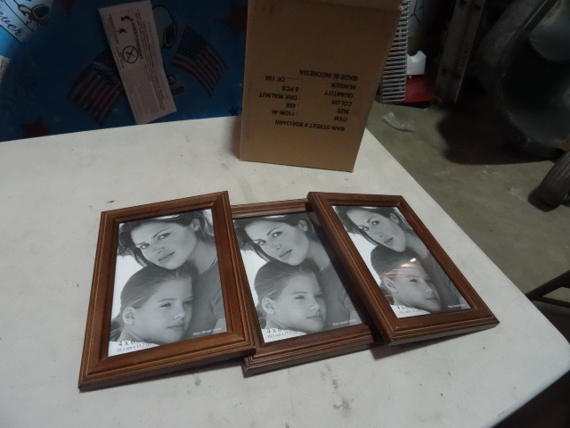 lot 193 image: NEW LOT Qty 9 Wooden Picture Frames 4x6 in with glass