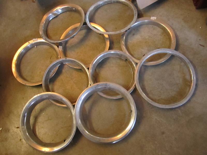 Lot of 10 wheel cover beauty rings...