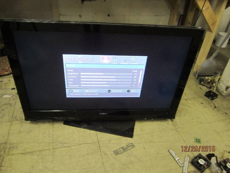 lot 15 image: Insignia TV tested to power on appea...