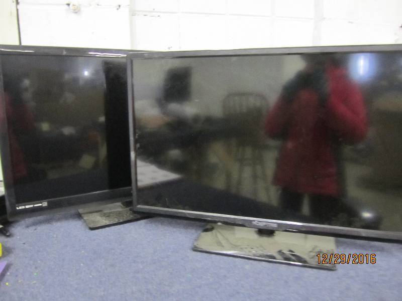 lot 45 image: 32 tv FUNAI cracked screen Septre...