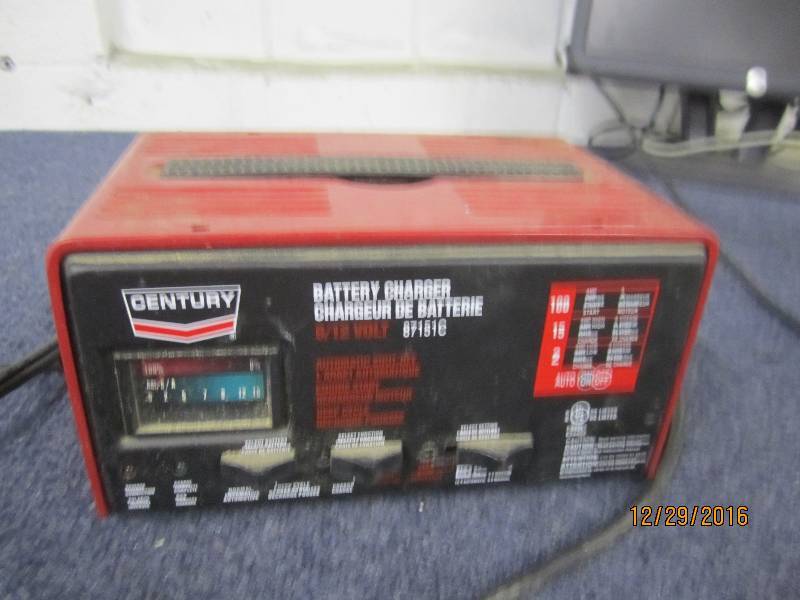 lot 51 image: Battery charger ...