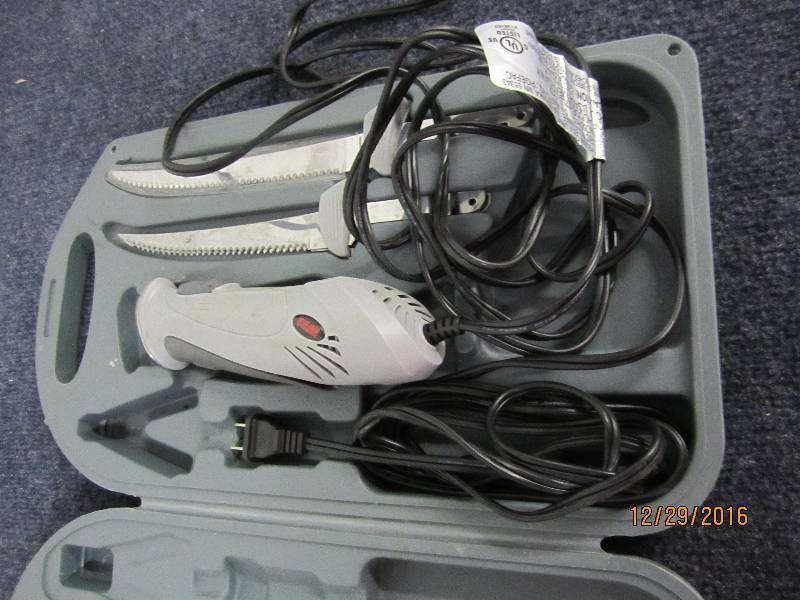 lot 52 image: Rapala fish cleaning electric knife...