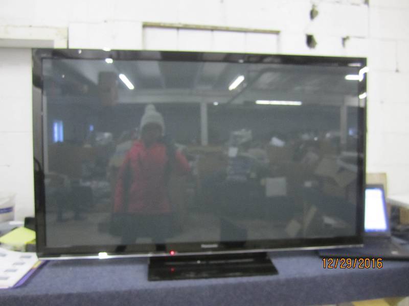 lot 58 image: 49 tvpanasonic turns on...