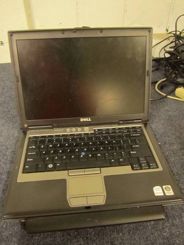 lot 79 image: Dell latitude D630  doesnt boot u...