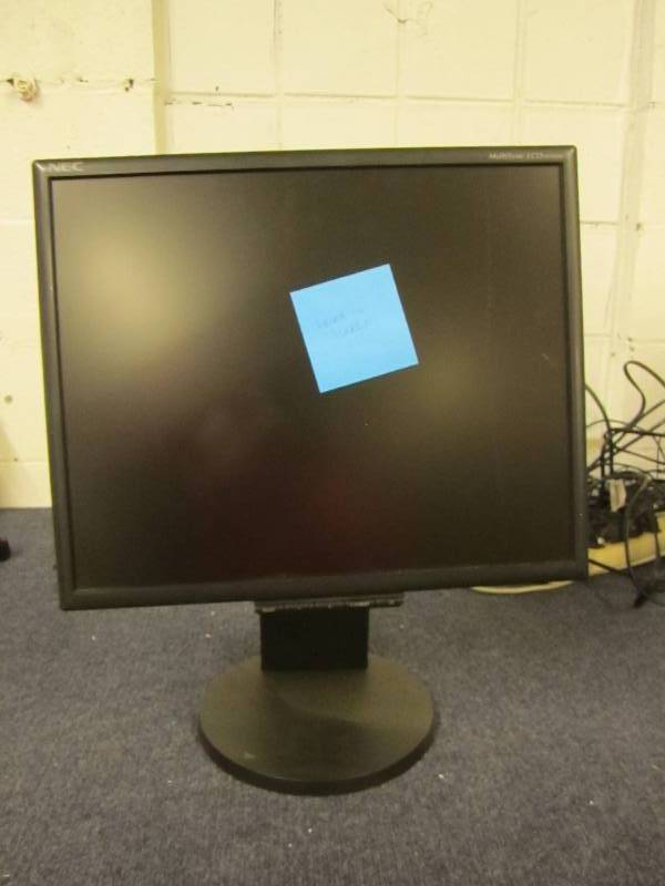 lot 150 image: NEC Multi Sync 195 NXM turns on lin...