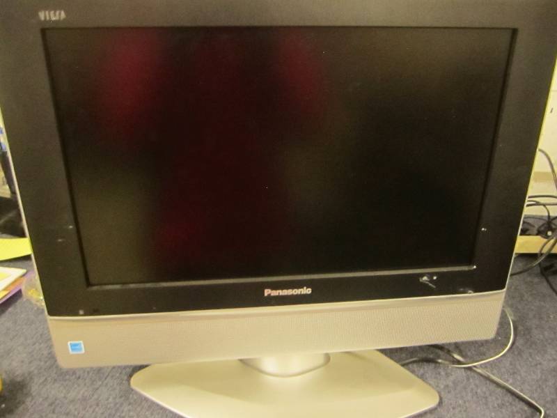 lot 176 image: Panasonic small tv 18 turns on...