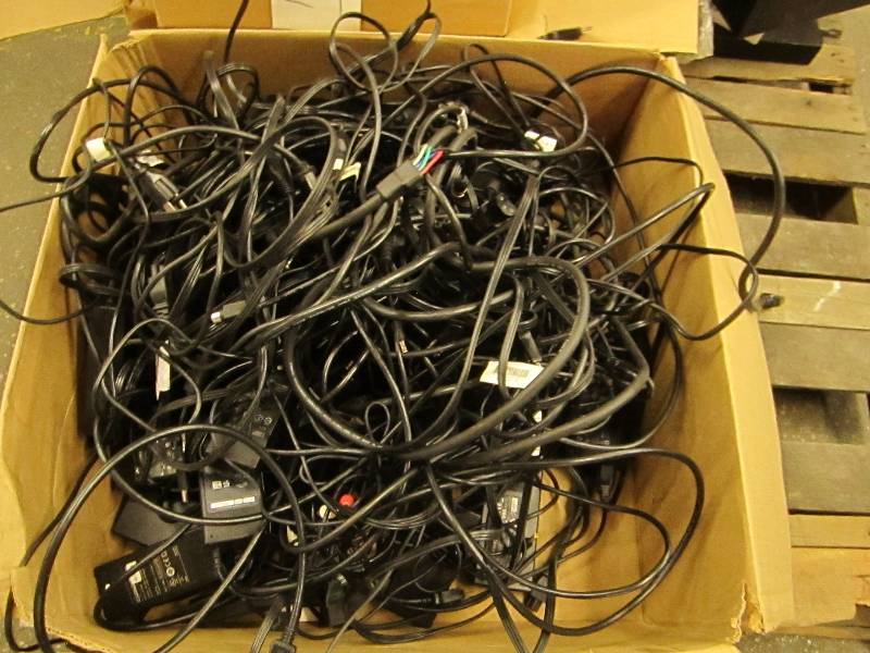 lot 177 image: Box of cords ...