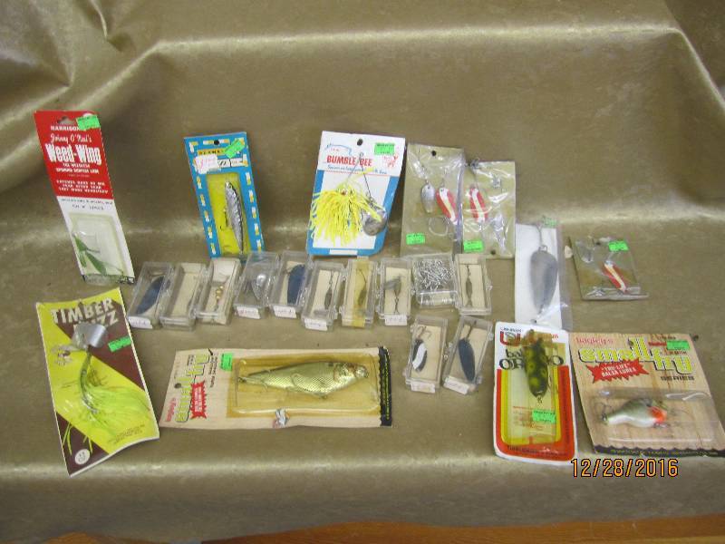 Lot of vintage fishing lures...