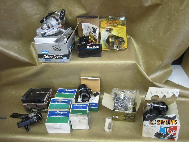 Lot of new vintage fishing reels...
