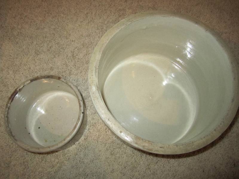 2 earthware crocks