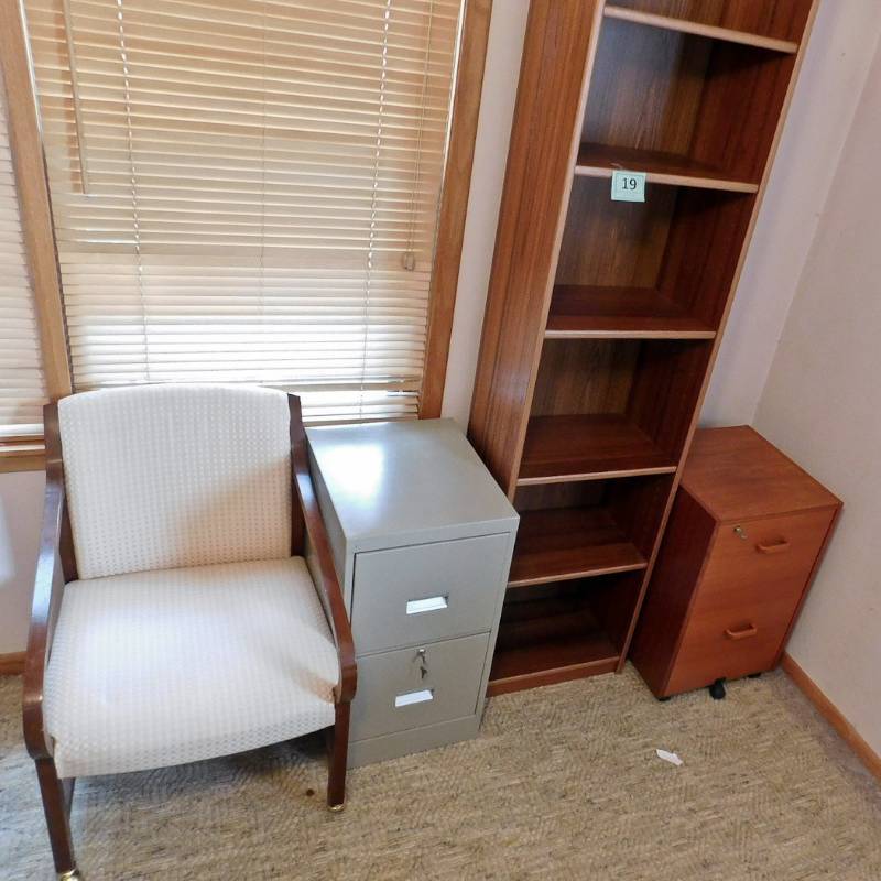 lot 19 image: home or small business items