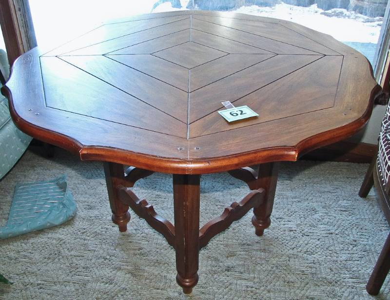 lot 62 image: nice parlor table