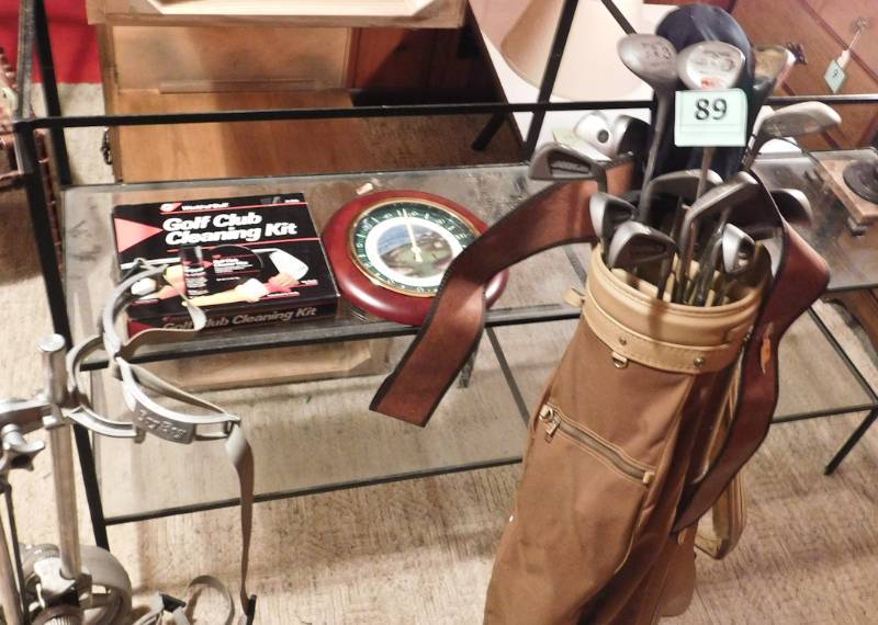 lot 89 image: several golf items