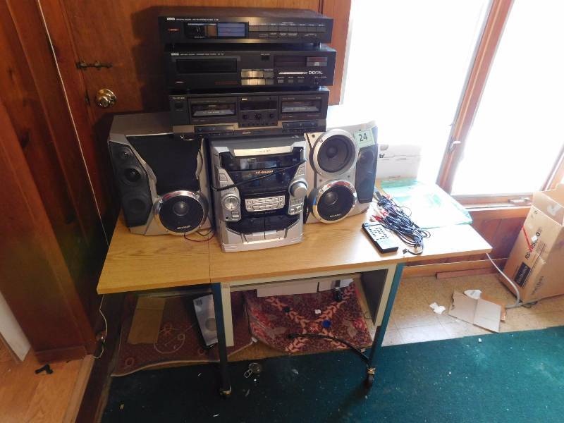 lot 24 image: electronics lot with the stand