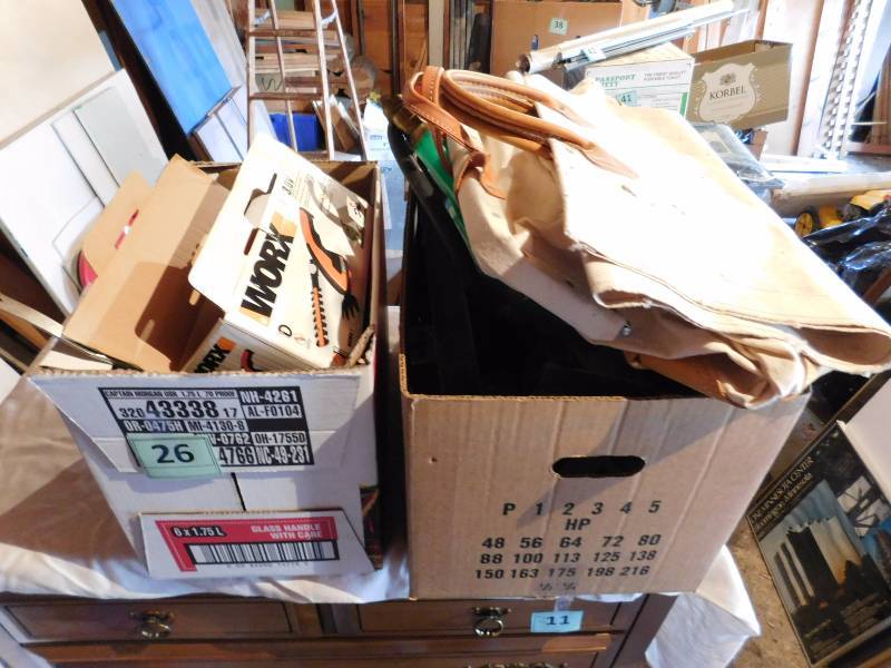 lot 26 image: large lot of garden garage items