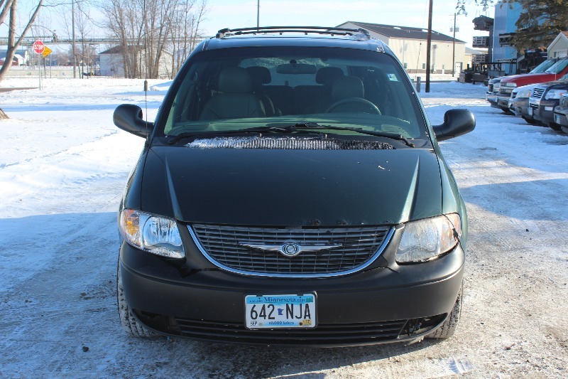 2001 Chrysler Town & Country LXi - All Wheel Drive -