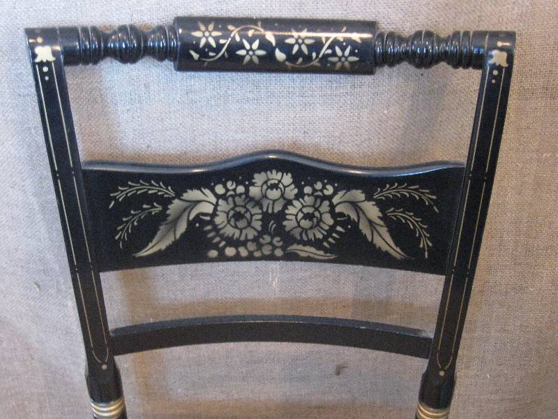 lot 027 image: Vintage Black & Gold Tole Painted Side Chair wCane Seat