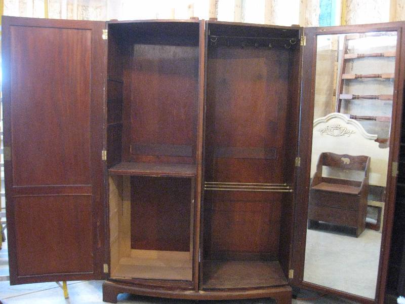lot 005 image: FABULOUS, VINTAGE  Narnia DOUBLE WARDROBE