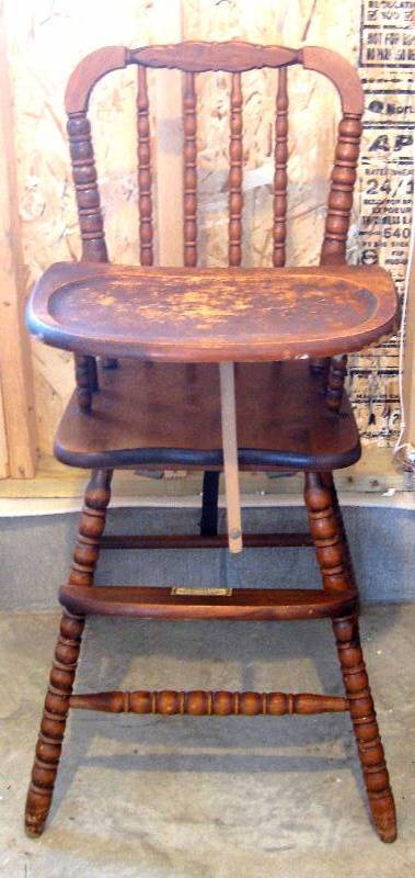 lot 036 image: Vintage, Wood Jenny Lind Childs High Chair