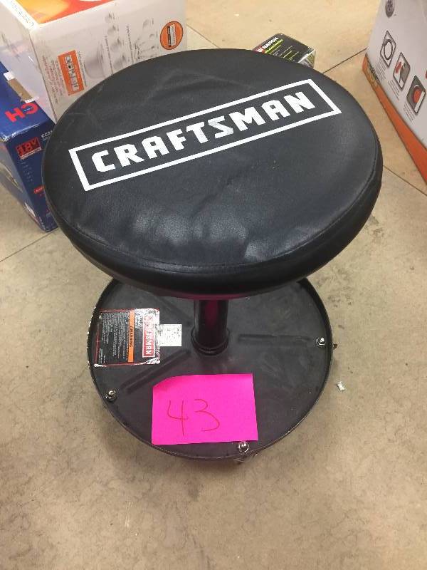 lot 43 image: CRAFTSMAN MECHANIC STOOL SEAT
