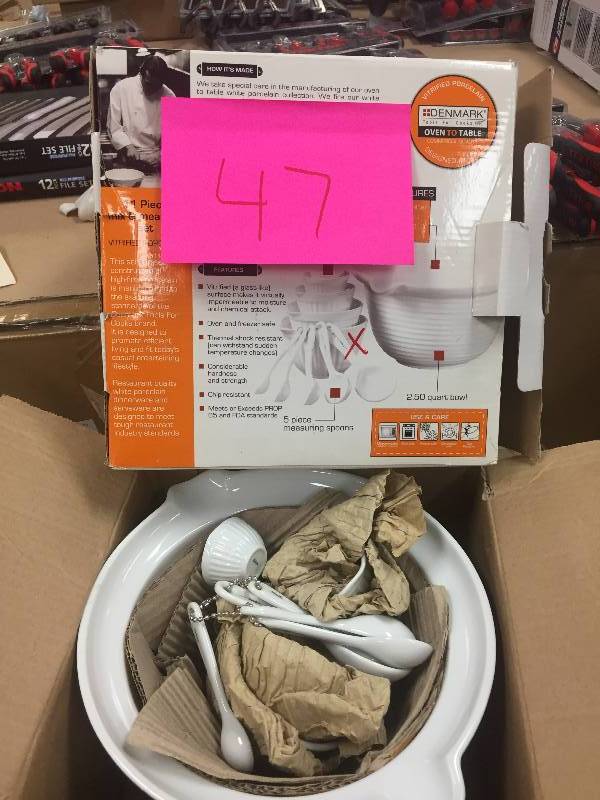 lot 47 image: 10- PC  porcelain Mix and Measure Set Open Box never used