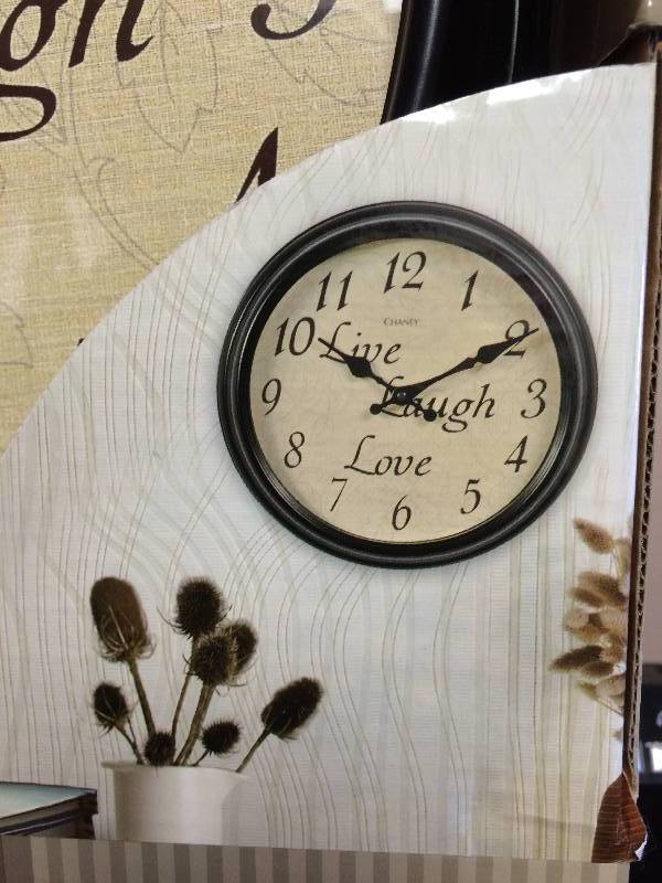 lot 80 image: Chaney Live Love and Laugh Wall Clock