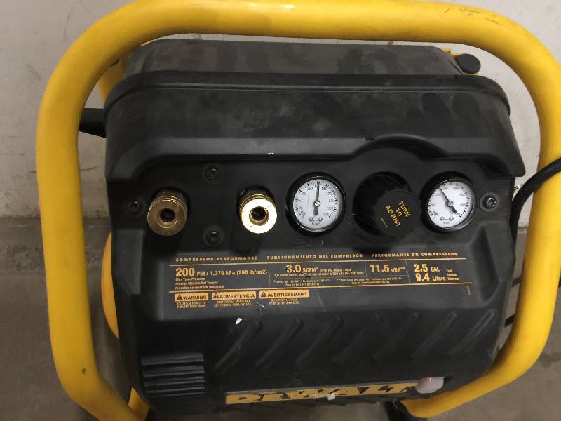 lot 118 image: Dewalt Portable Electric Air Compressor, 1.1 HP used in working condition