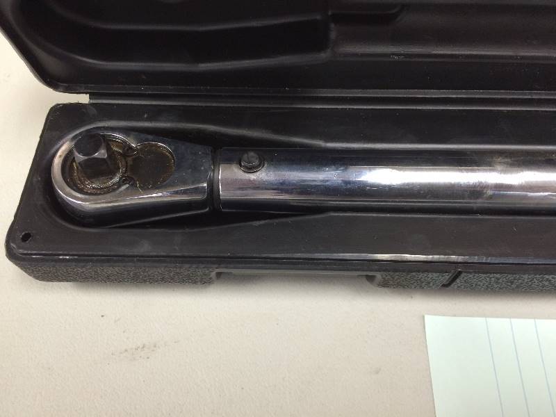 lot 66 image: Husky 50-250 ft. lbs. 12 in. Drive Torque Wrench used in working condition